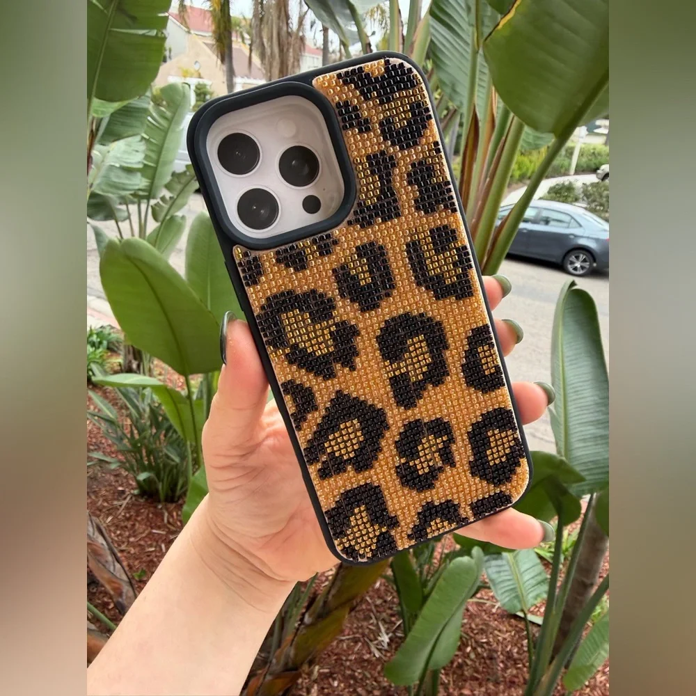 MVMT Jaguar Beaded Case For iPhone 16 pro max